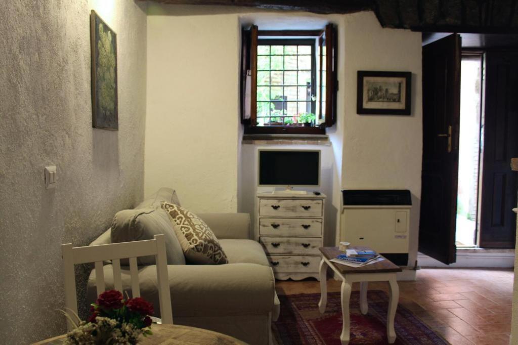 Torre Iolanda Bed and Breakfast Campagnano Di Roma Exteriör bild